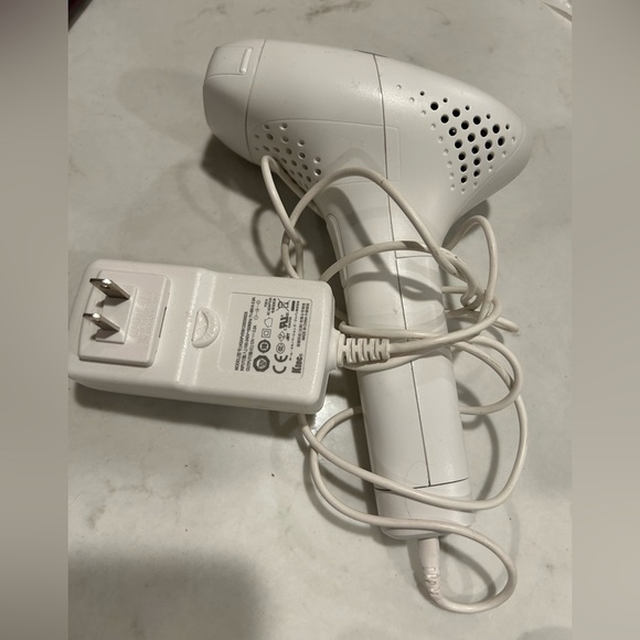 Bella Flash by Silk'n Hair Removal System - Picture 8 of 9